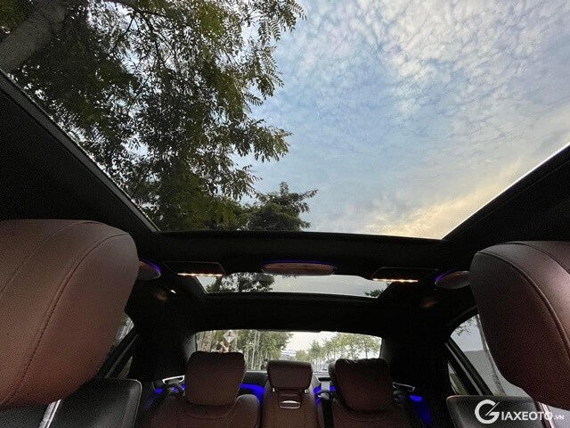 Mercedes-Benz-S450-4-Matic-2020-cua-so-troi