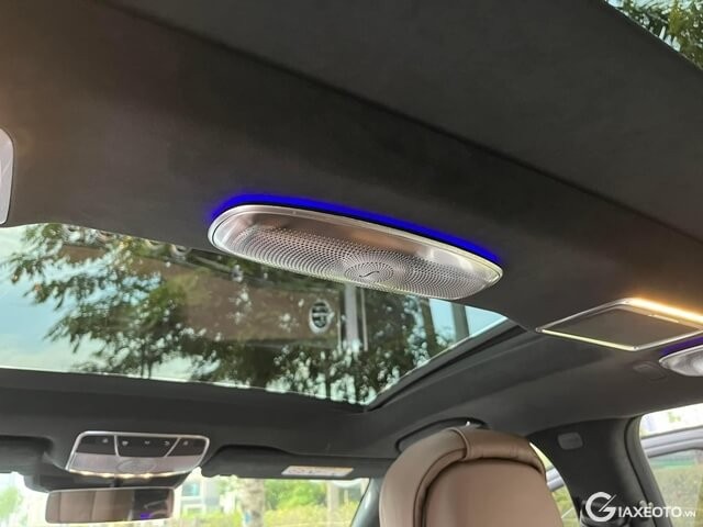 Mercedes-Benz-S450-4-Matic-2020-den-tran