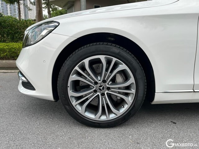 Mercedes-Benz-S450-4-Matic-2020-la-zang