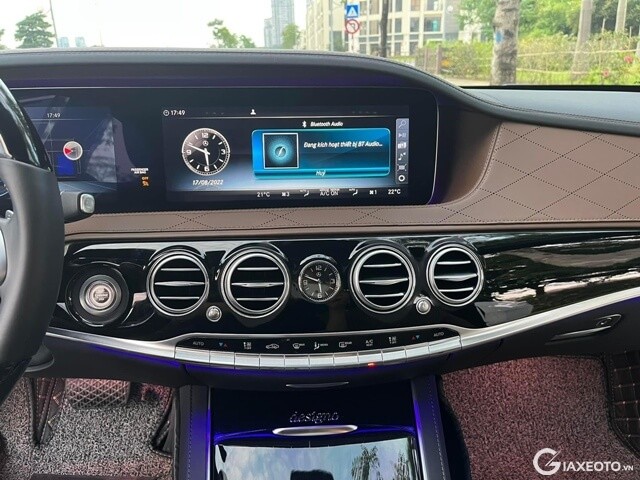 Mercedes-Benz-S450-4-Matic-2020-man-hinh-giai-tri