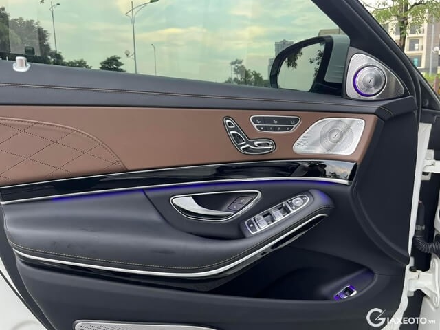 Mercedes-Benz-S450-4-Matic-2020-tap-pi