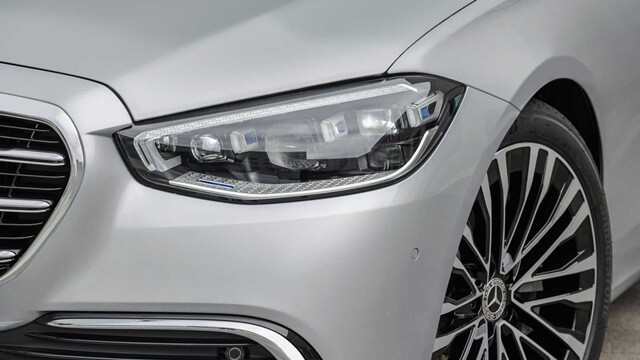 Mercedes-Benz-S580-den-pha