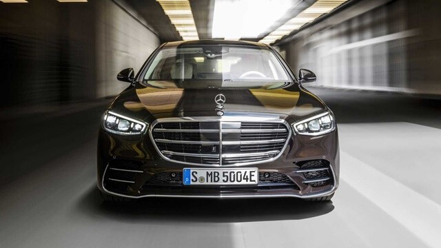 Mercedes-Benz-S580e-2021-dau-xe