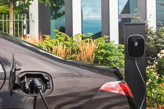 Mercedes-Benz-S580e-2021-o-sac-dien