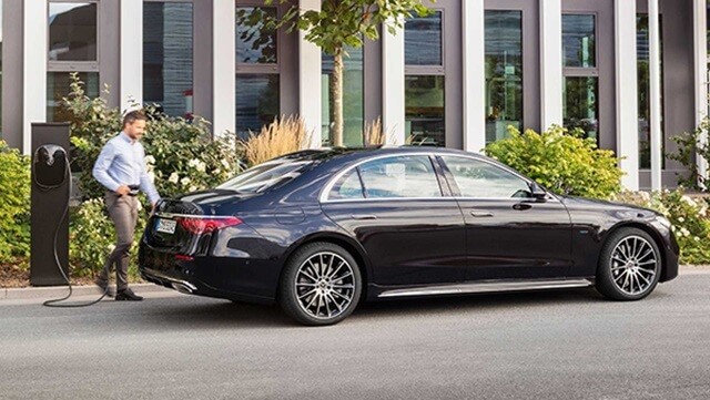 Mercedes-Benz-S580e-2021-sac-dien