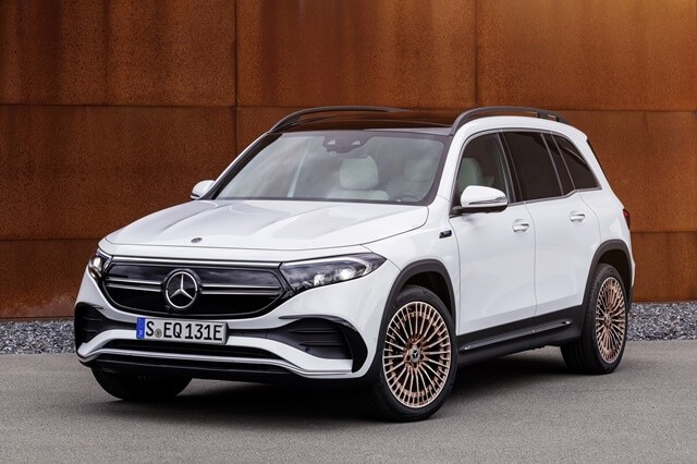 Mercedes-EQB-dau-va-suon-xe