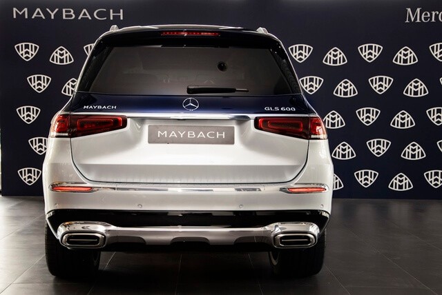 Mercedes-Maybach-GLS-600-Edition-100-duoi-xe