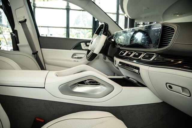 Mercedes-Maybach-GLS-600-Edition-100-khong-gian-khoang-lai