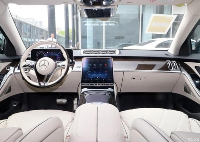 Mercedes-Maybach-S480-noi-that-khoang-lai