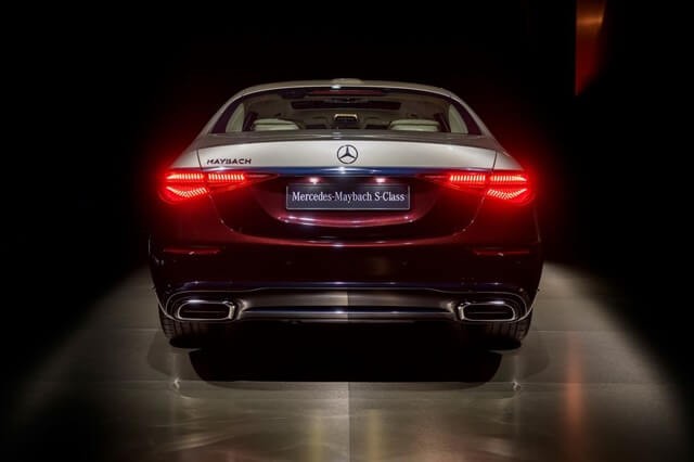 Mercedes-Maybach-S580-4Matic-2021-duoi-xe