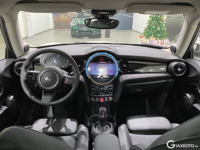 Mini-Cooper-3-cua-khoang-lai