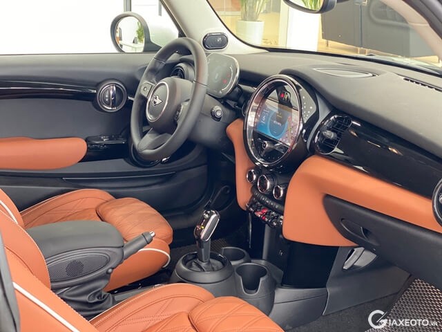 Mini-Cooper-3-cua-noi-that