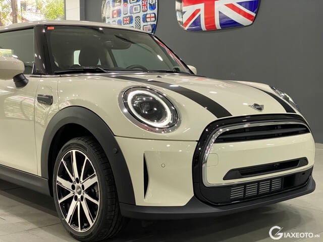 Mini-Cooper-3-cua-suon-xe