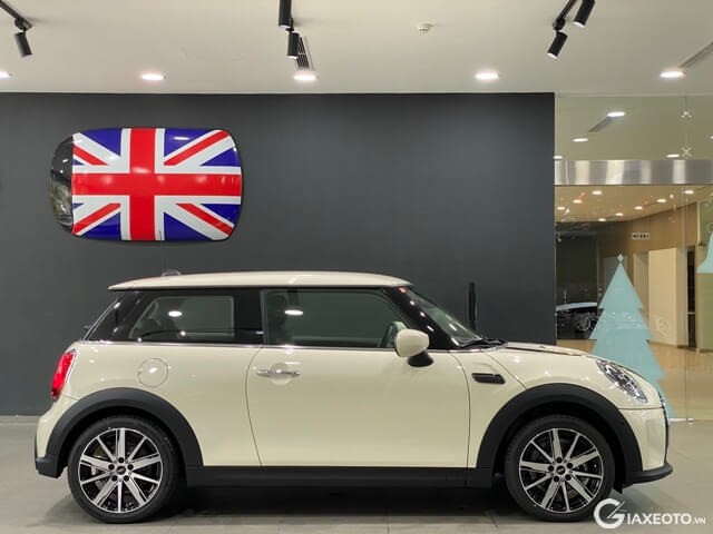 Mini-Cooper-3-cua-than-xe