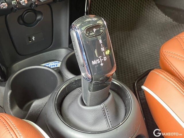 Mini-Cooper-5-cua-can-so