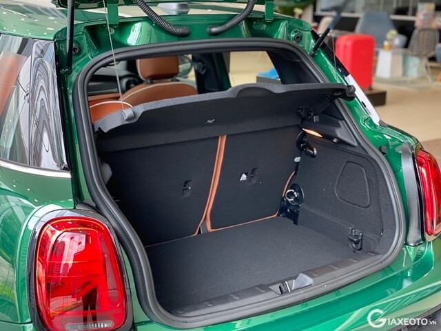 Mini-Cooper-5-cua-khoang-hanh-ly