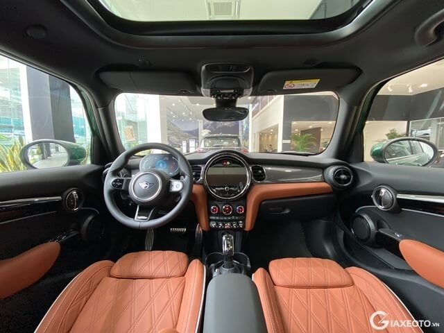 Mini-Cooper-5-cua-khoang-lai