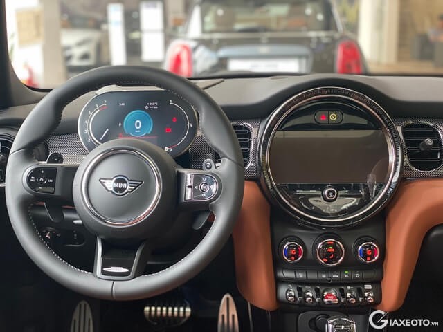 Mini-Cooper-5-cua-man-hinh-giai-tri