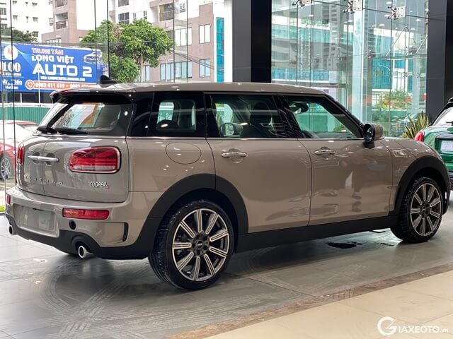 Mini-Cooper-Clubman-hong-xe
