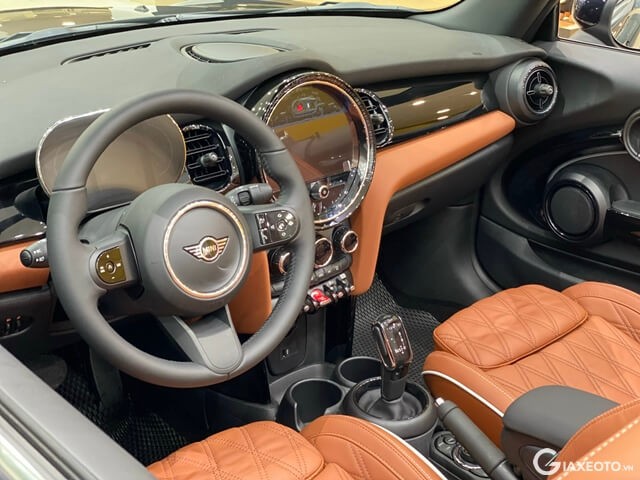 Mini-Cooper-Convertible-khoang-lai