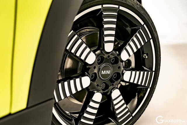 Mini-Cooper-Convertible-la-zang