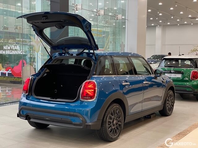 Mini-Cooper-One-5-cua-cua-hau