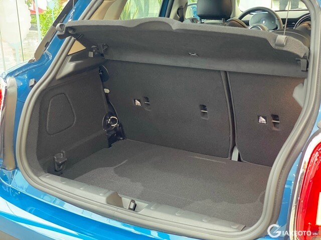 Mini-Cooper-One-5-cua-khoang-hanh-ly