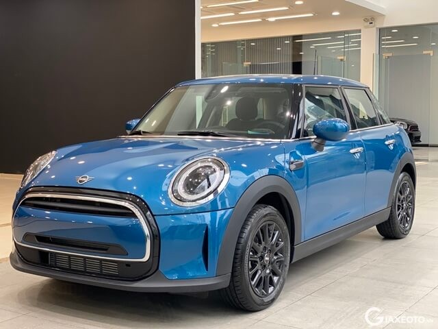 Mini-Cooper-One-5-cua-tong-the-ngoai-that