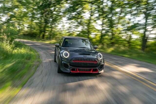 Mini-John-Cooper-Works-GP-dau-xe