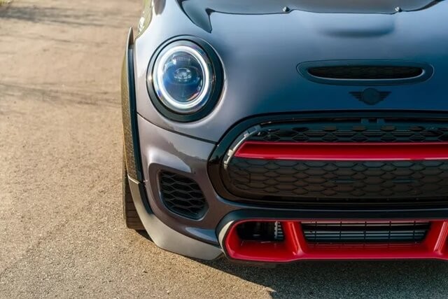 Mini-John-Cooper-Works-GP-den-pha