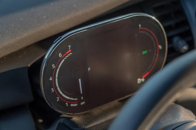 Mini-John-Cooper-Works-GP-man-hinh-ky-thuat-so