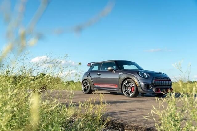 Mini-John-Cooper-Works-GP-than-xe