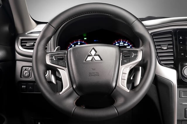 Mitsubishi-Triton-Athlete-vo-lang