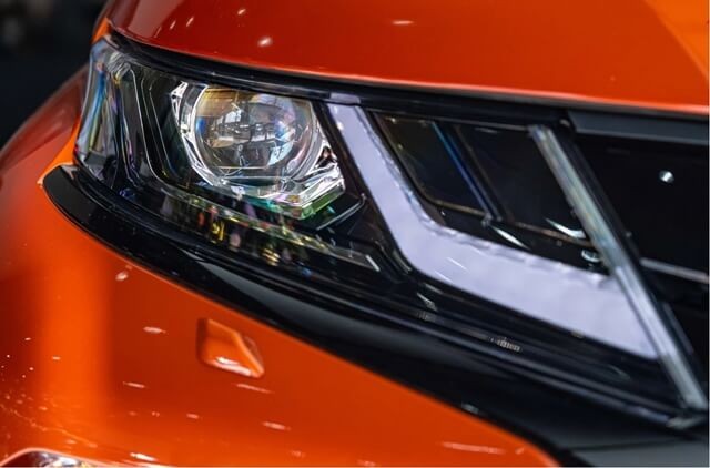 Mitsubishi-Triton-den-pha