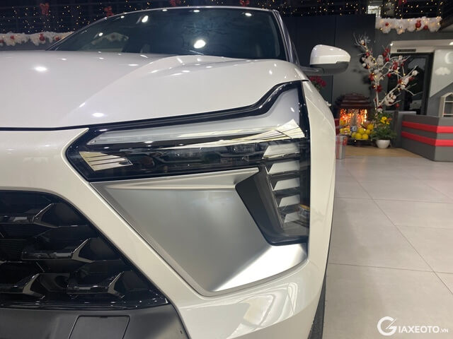 Mitsubishi-XForce-thiet-ke-den-chieu-sang