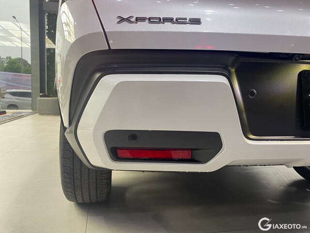 Mitsubishi-XForce-thiet-ke-den-phan-quang