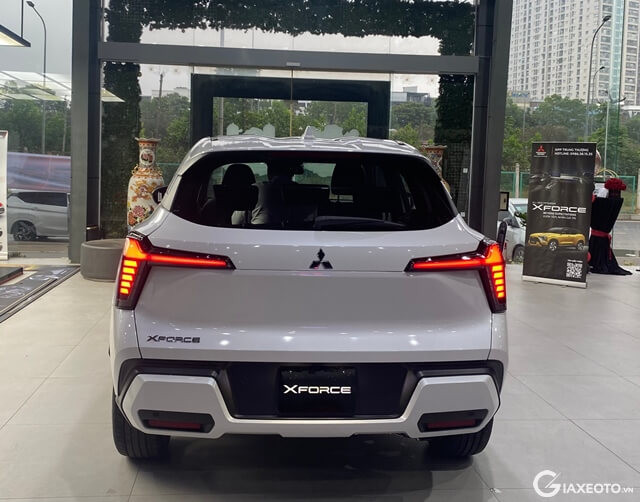 Mitsubishi-XForce-thiet-ke-duoi-xe