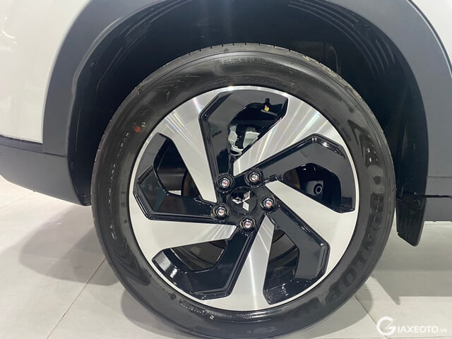 Mitsubishi-XForce-thiet-ke-la-zang