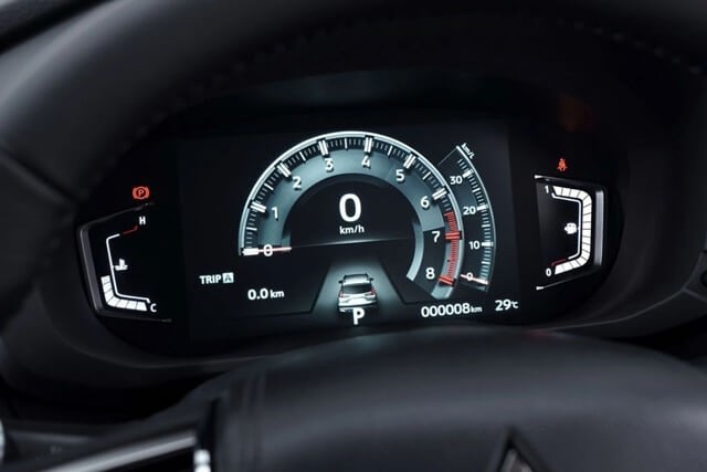 Mitsubishi-Xpander-Cross-2023-bang-dong-ho