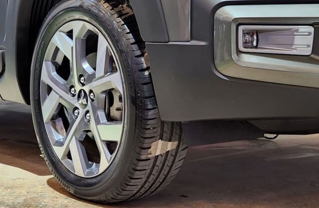 Mitsubishi-Xpander-Cross-2023-la-zang