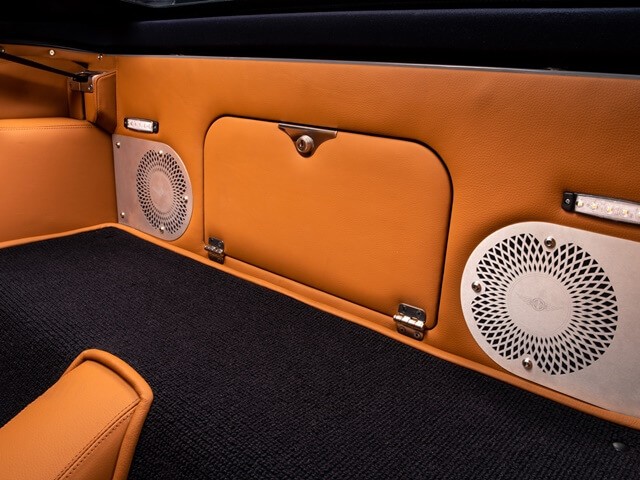 Morgan-Plus-Four-am-thanh