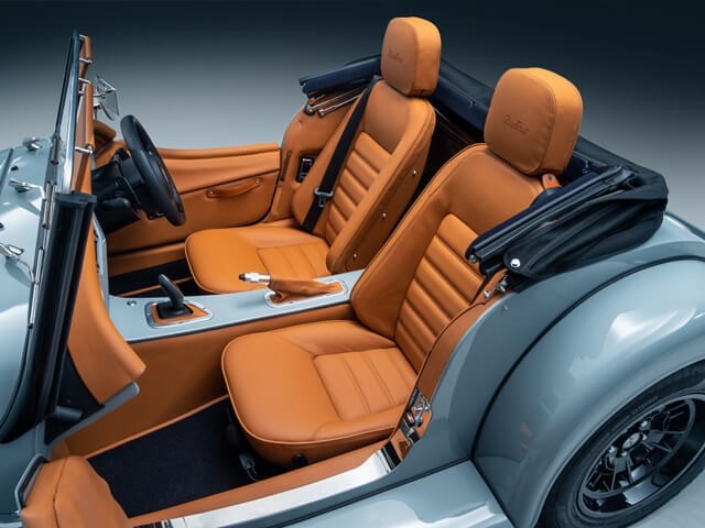 Morgan-Plus-Four-cabin