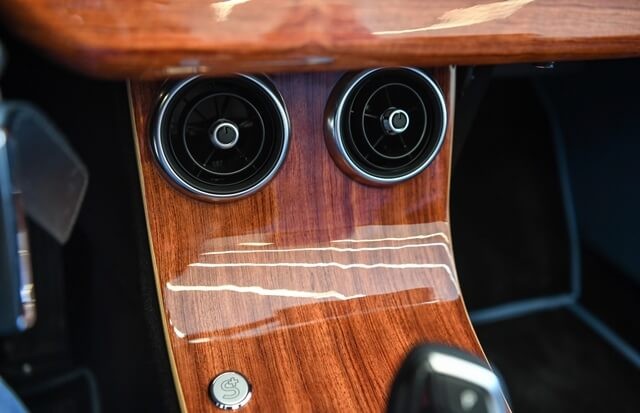 Morgan-Plus-Six-he-thong-am-thanh