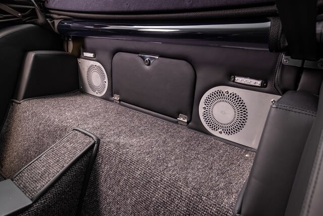 Morgan-Plus-Six-he-thong-loa