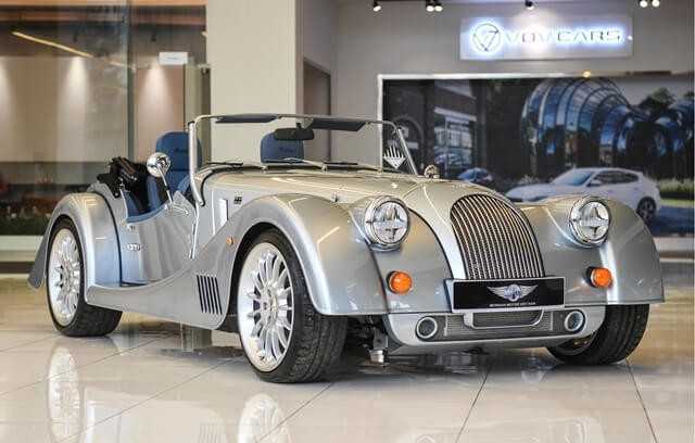 Morgan-Plus-Six-ngoai-that