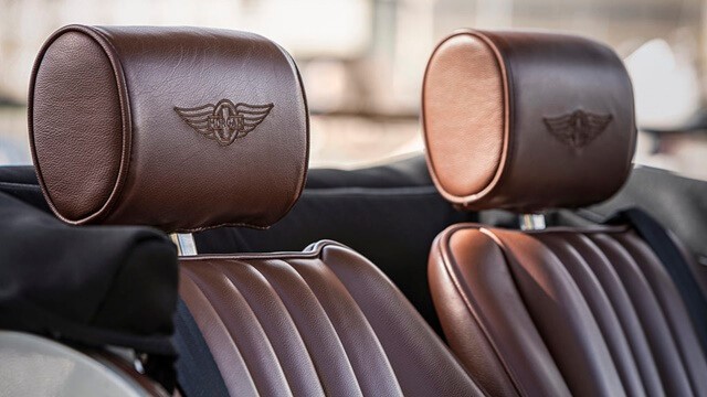 Morgan-Roadster-ghe-ngoi