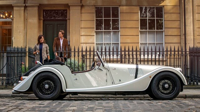 Morgan-Roadster-than-xe