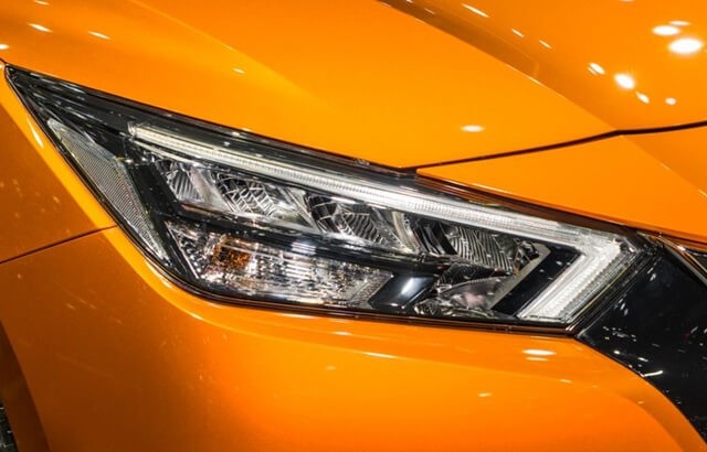 Nissan-Almera-2021-can-canh-den-LED
