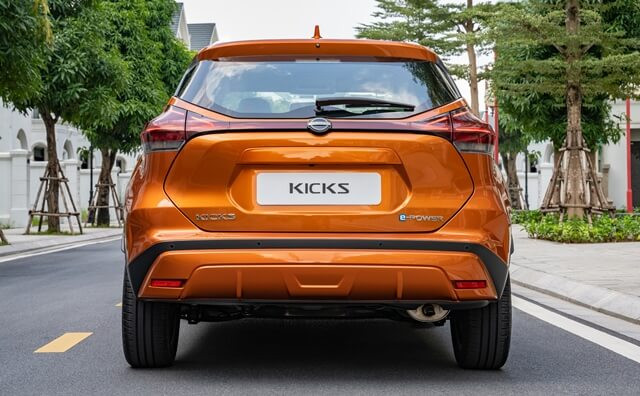 Nissan-Kicks-2024-duoi-xe