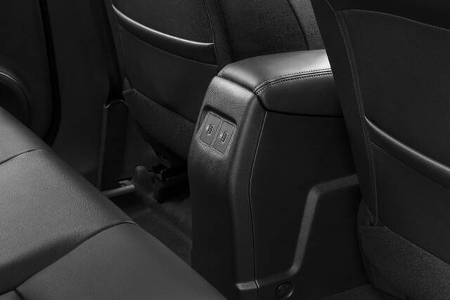 Nissan-Kicks-cong-USB